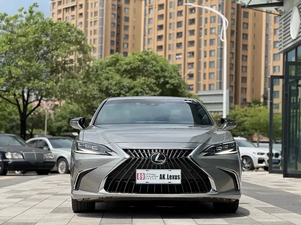 Lexus ES 2023 из CN, фото 2