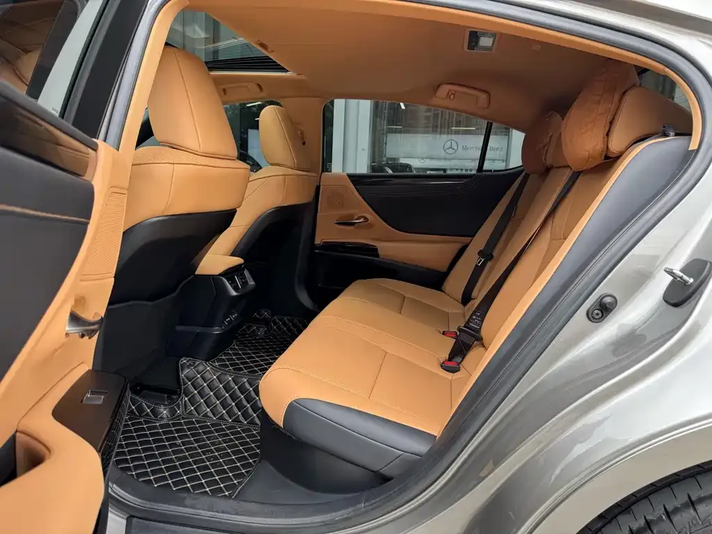Lexus ES 2023 из CN, фото 9
