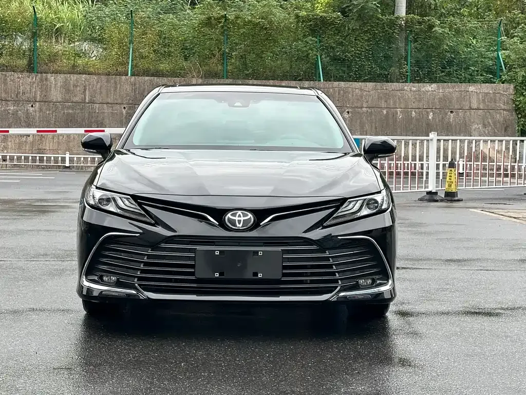 Toyota Camry 2022 из CN, фото 2