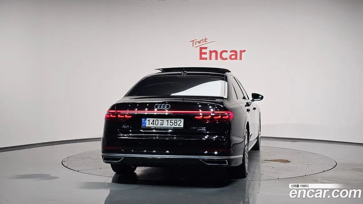Audi A8 — фото 4