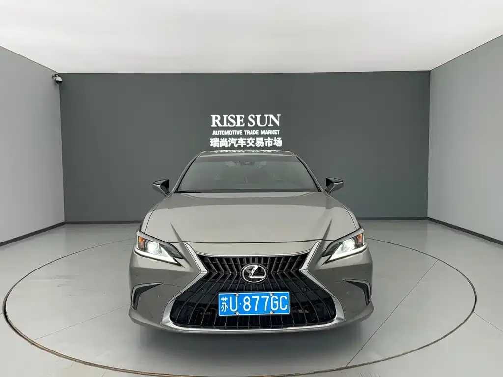 Lexus ES 2023 из CN, фото 2