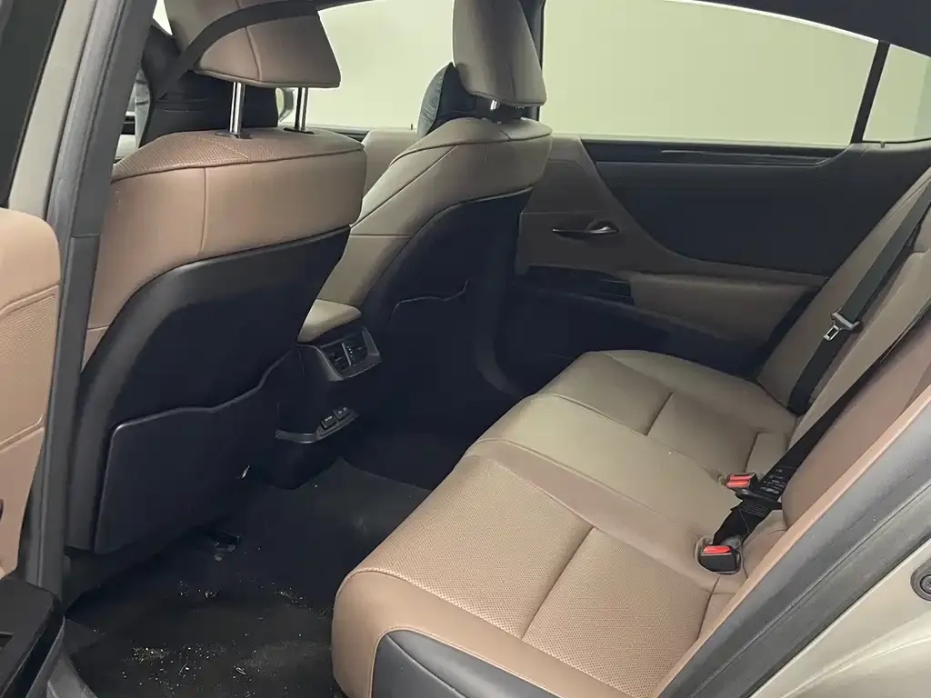 Lexus ES 2023 из CN, фото 5