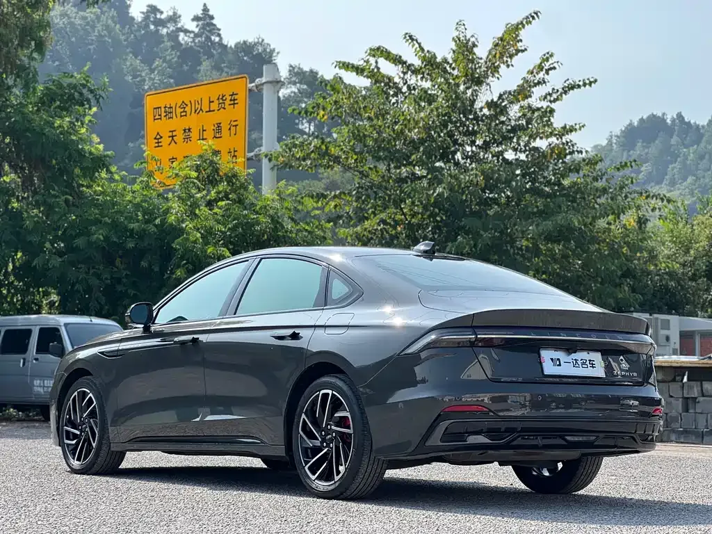 Lincoln Z 2023 из CN, фото 10