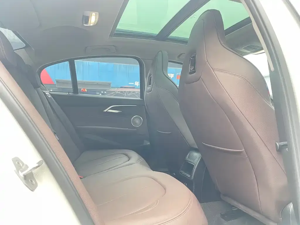 BMW 1 Series 2022 из CN, фото 9