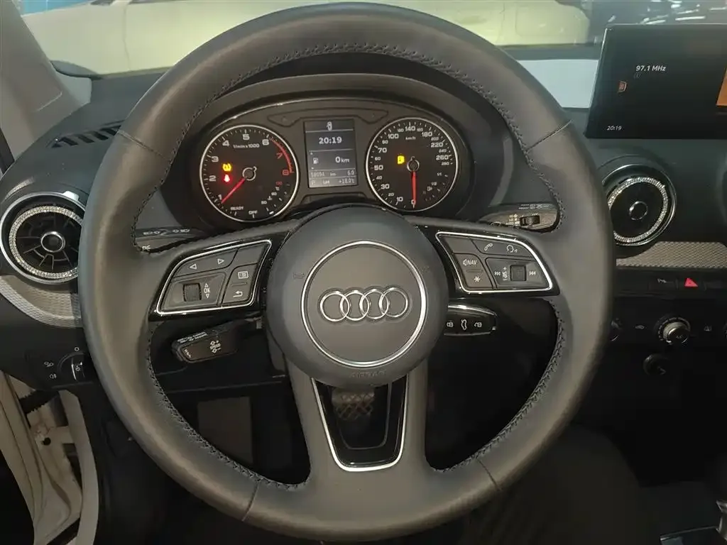 Audi Q2L 2021 из CN, фото 3