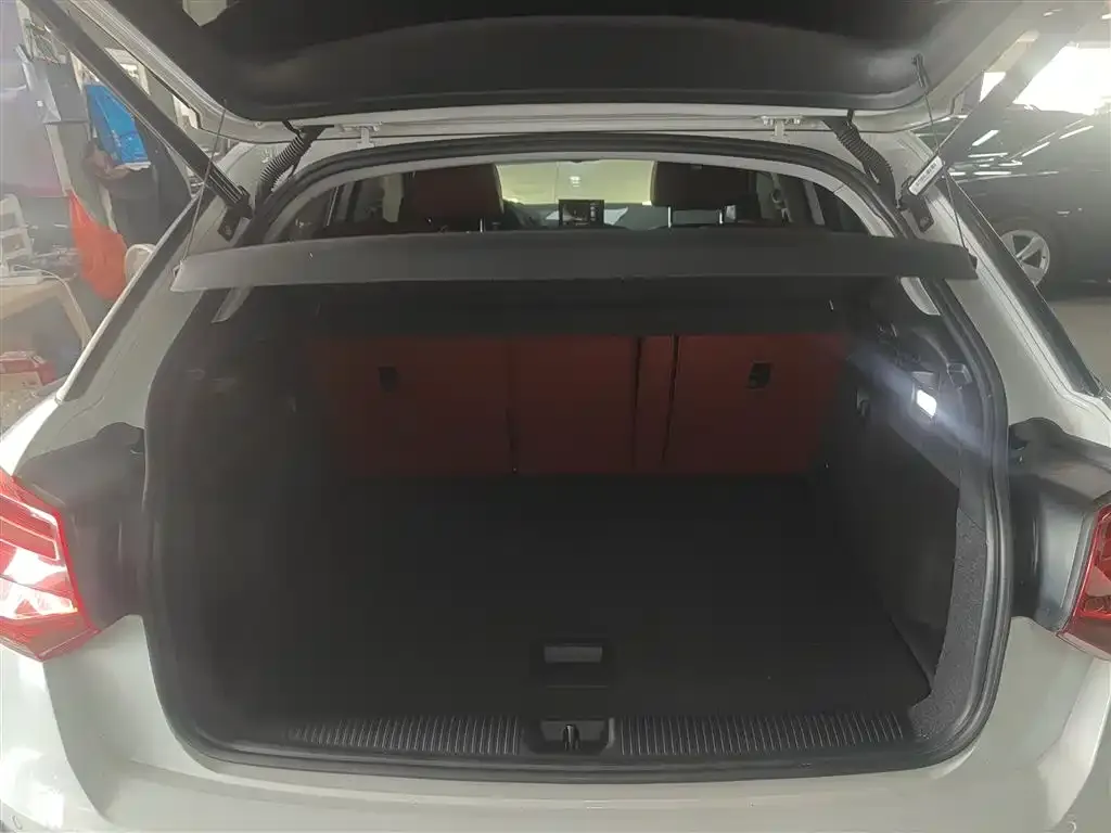 Audi Q2L 2021 из CN, фото 9
