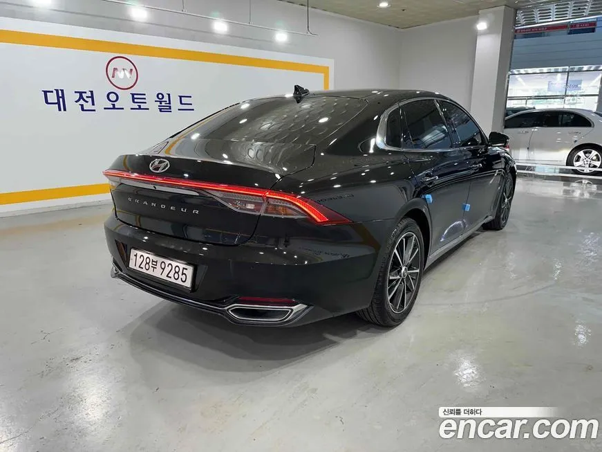 Hyundai Grandeur 2022 из KR, фото 5