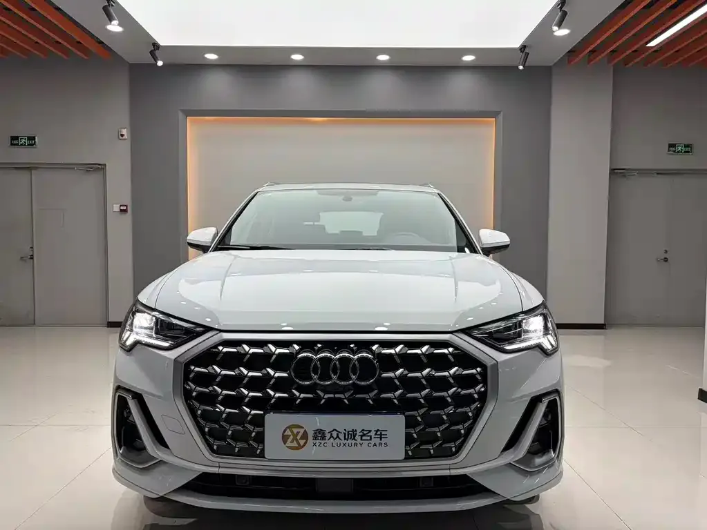 Audi Q3 2024 из CN, фото 2