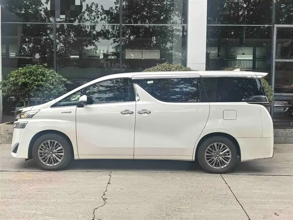 Toyota Vellfire 2023 из CN, фото 3