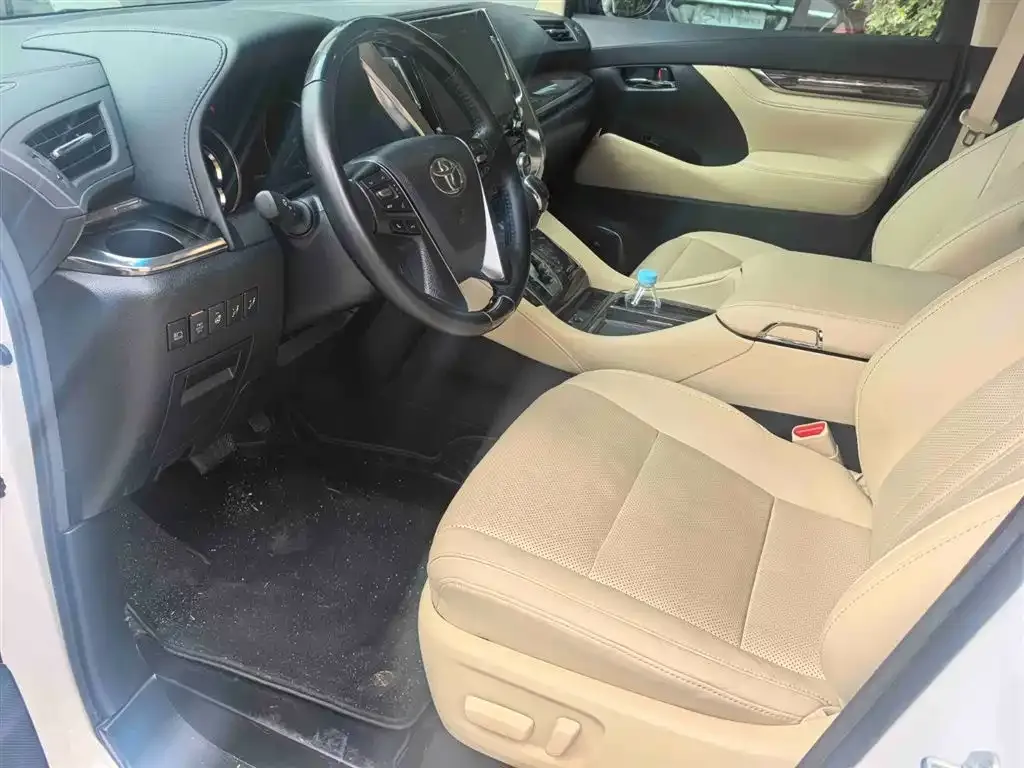 Toyota Vellfire 2023 из CN, фото 4