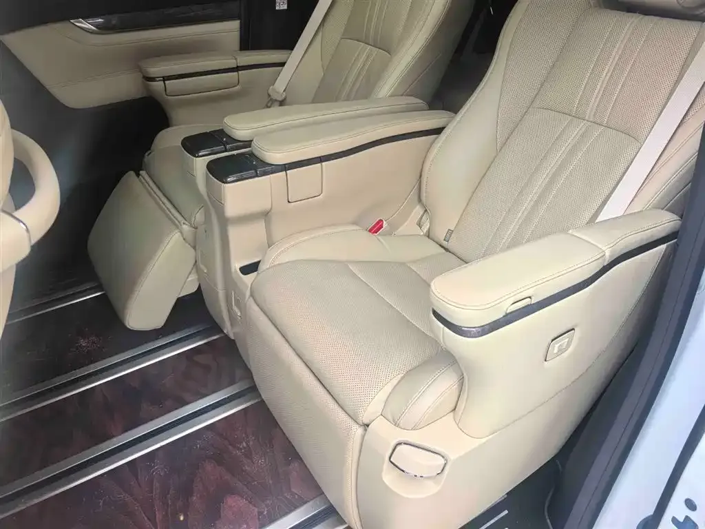 Toyota Vellfire 2023 из CN, фото 5