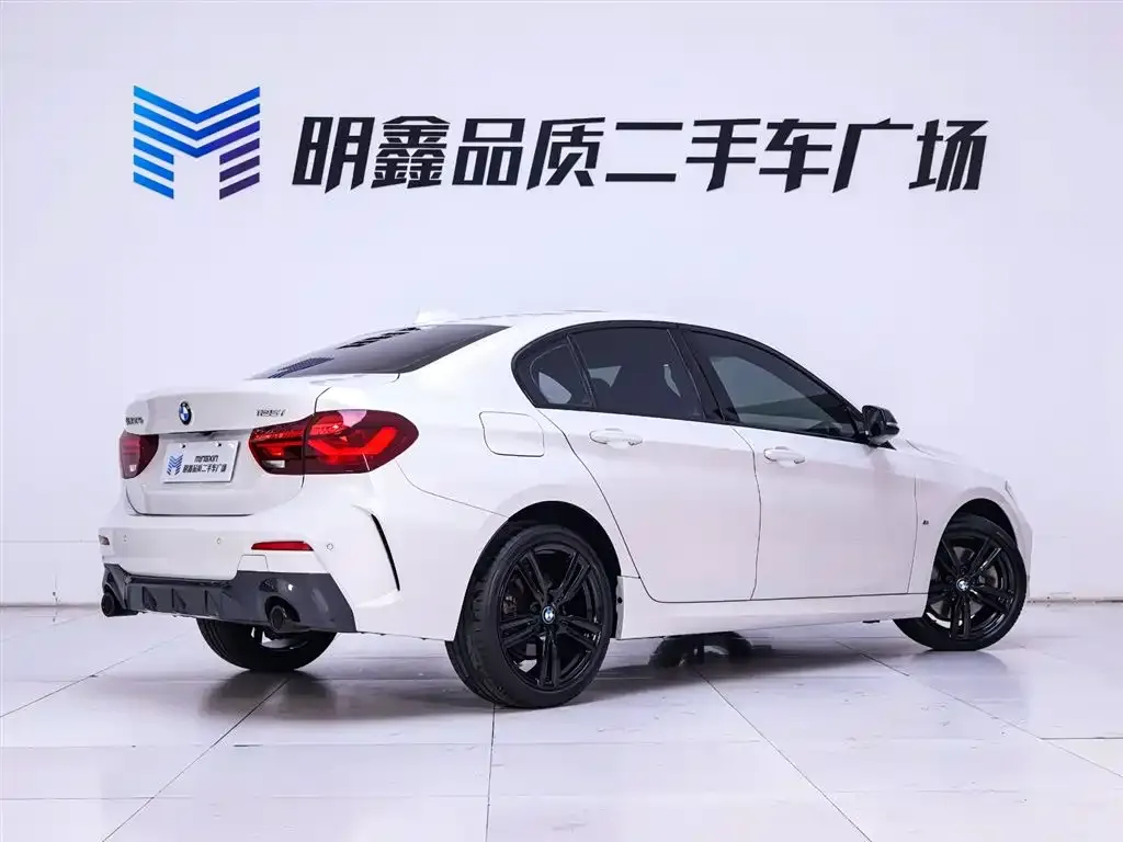 BMW 1 Series 2023 из CN, фото 7