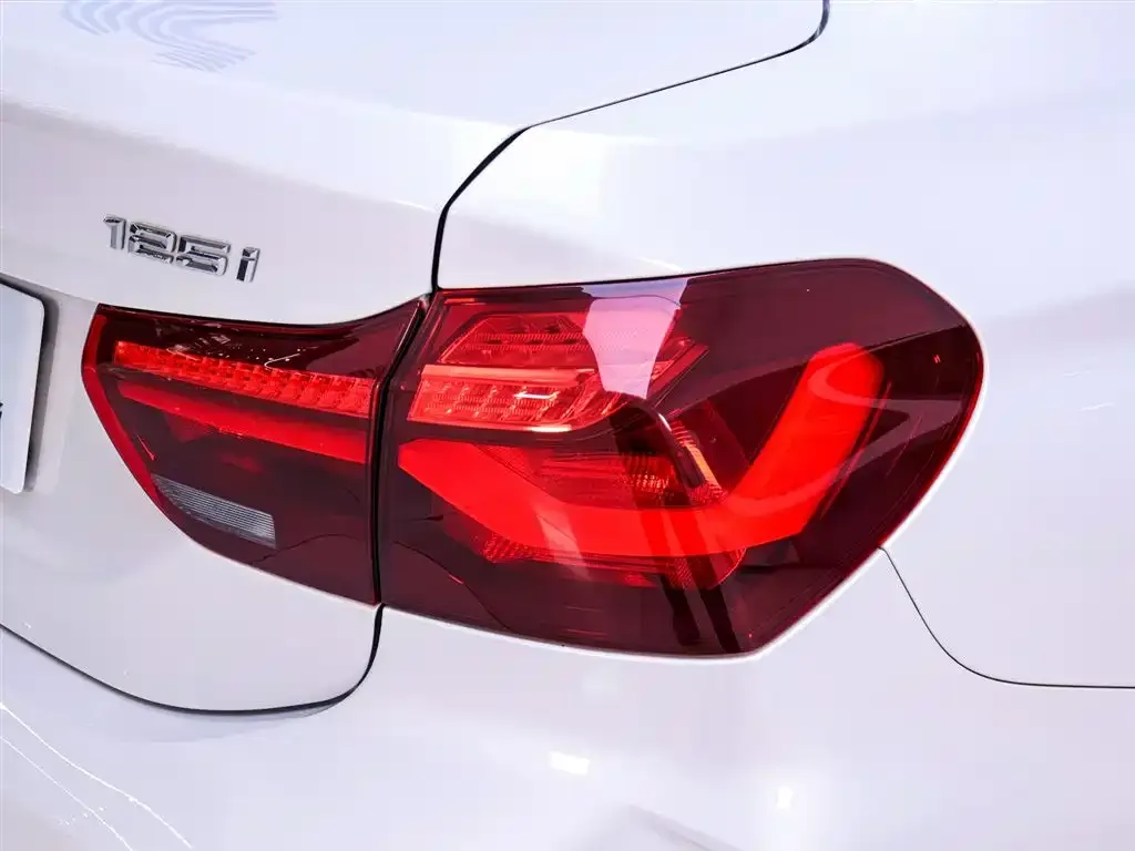 BMW 1 Series 2023 из CN, фото 9