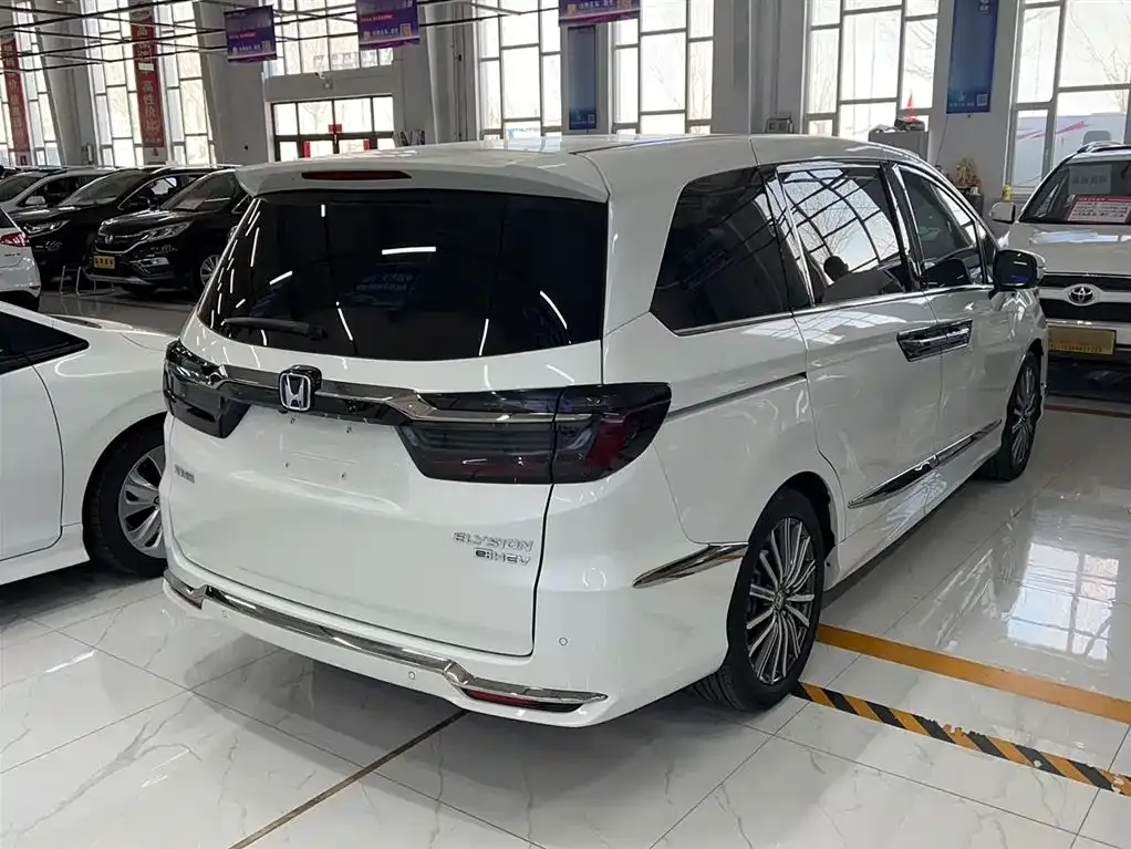 Honda Elysion 2022 из CN, фото 10