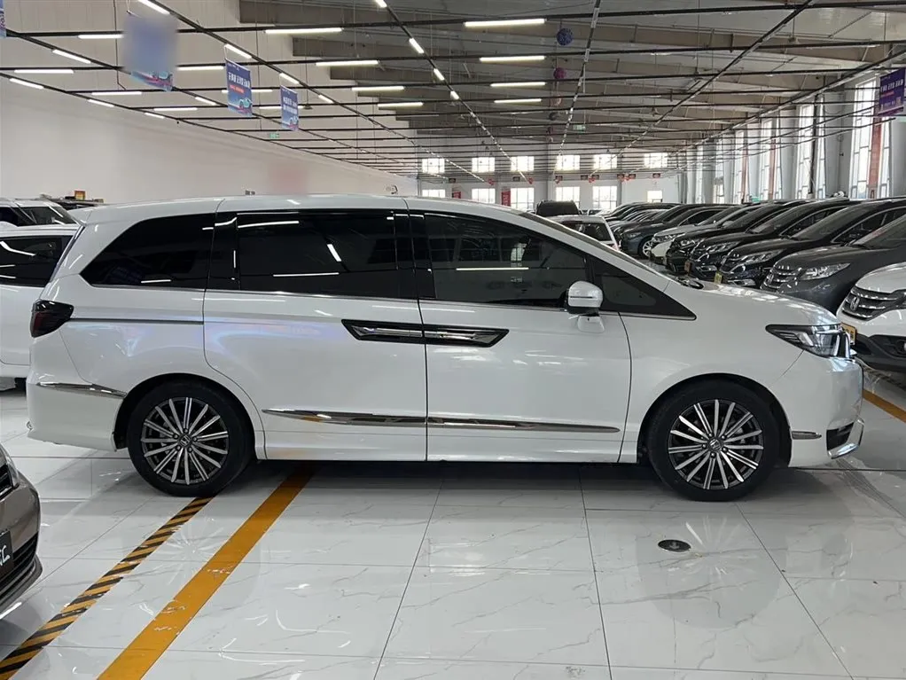 Honda Elysion 2022 из CN, фото 8
