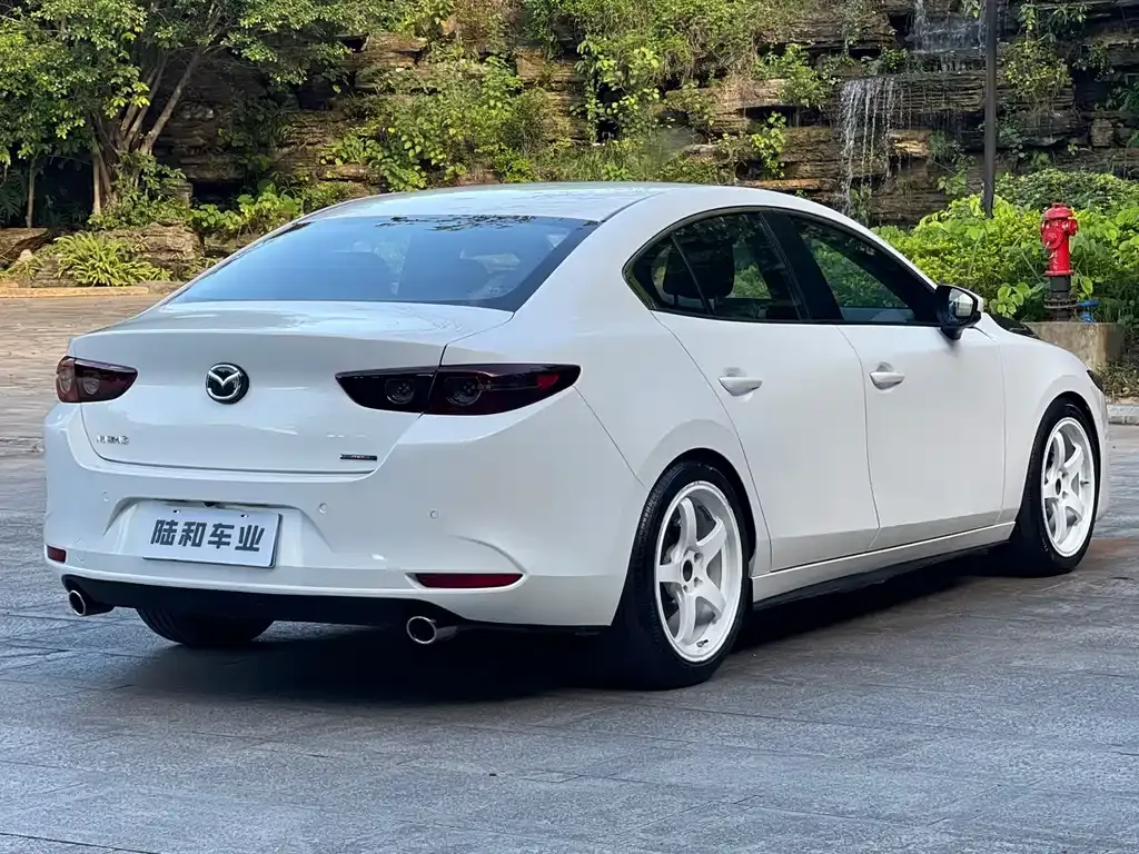 Mazda 3 Axela — фото 5
