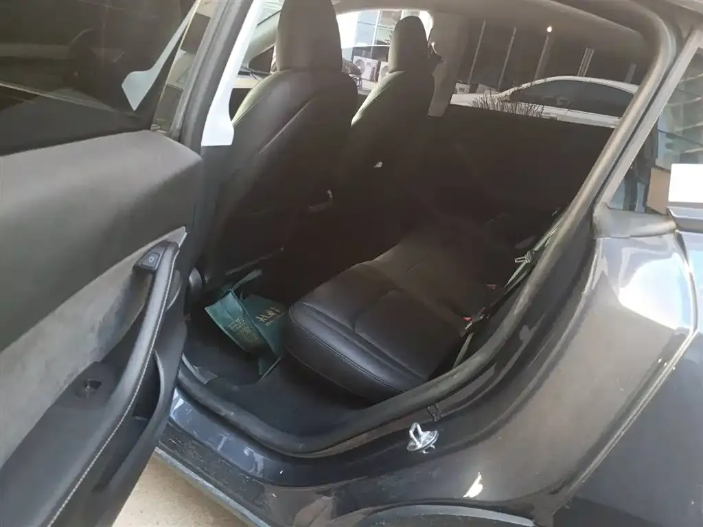Tesla Model Y 2023 из CN, фото 8