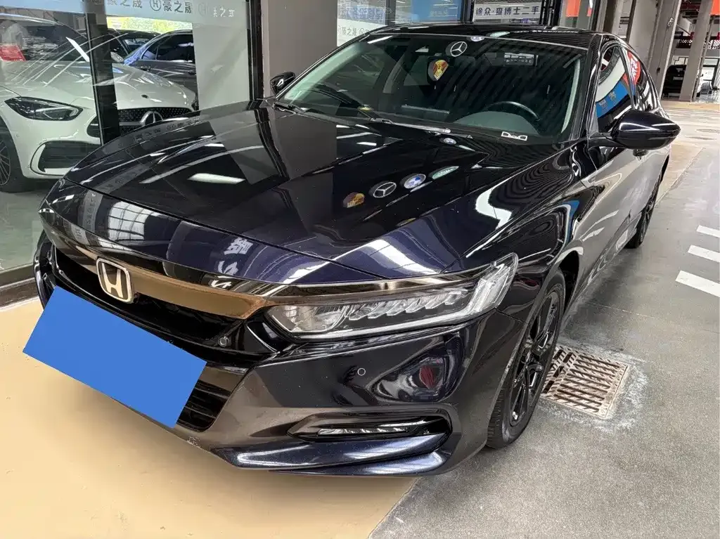 Honda Accord — фото 1