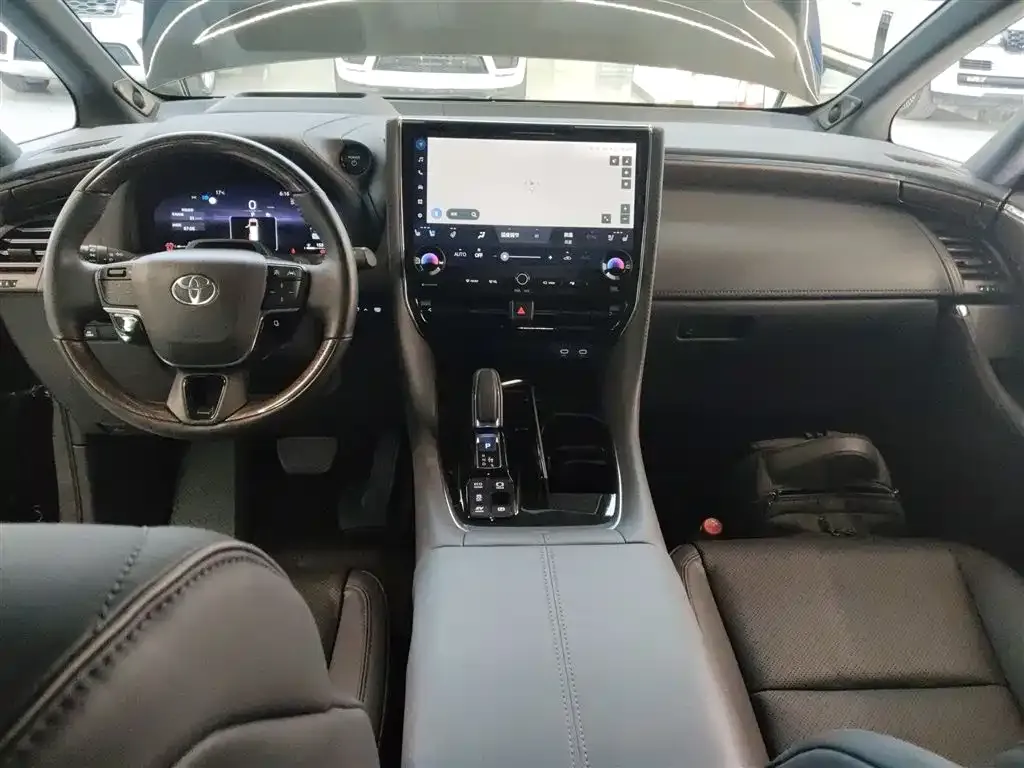 Toyota Alphard 2023 из CN, фото 10