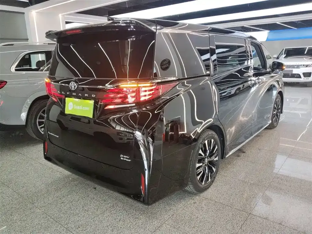Toyota Alphard 2023 из CN, фото 7