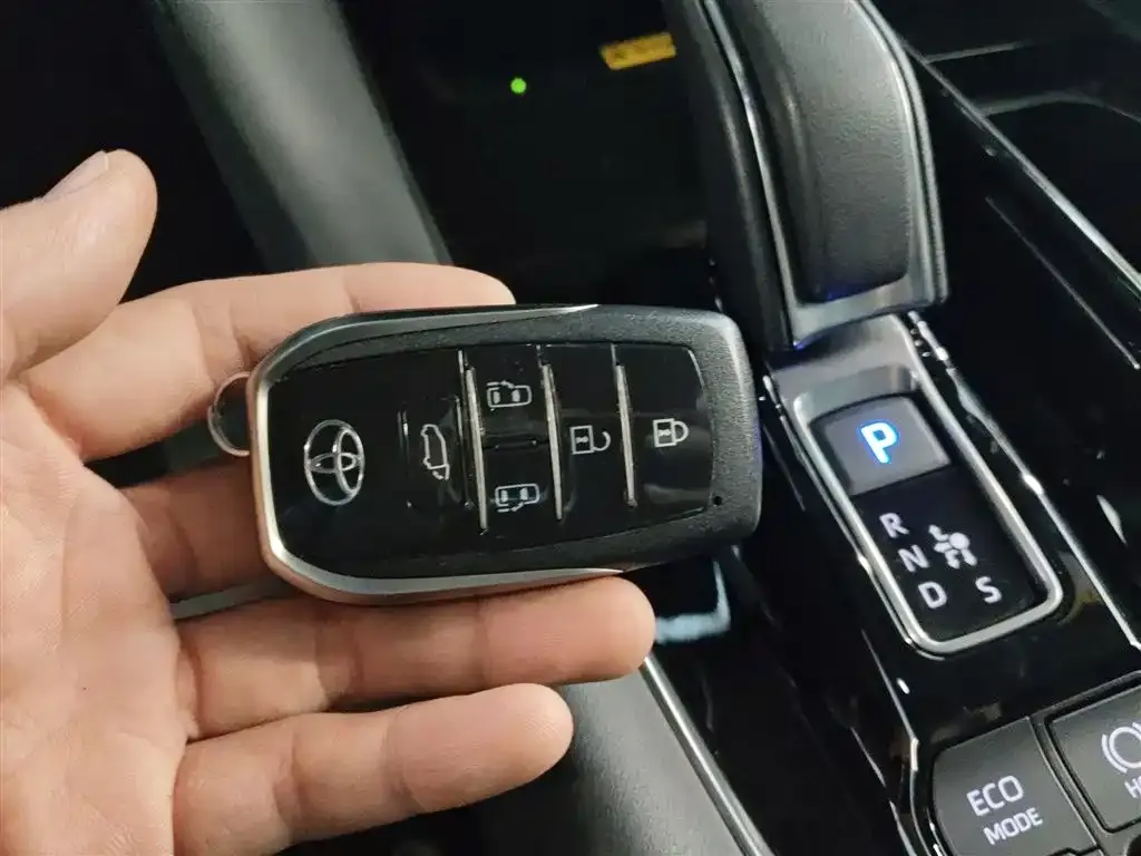 Toyota Alphard 2023 из CN, фото 9