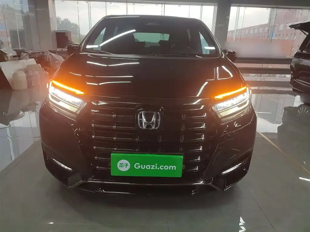 Honda Elysion 2023 из CN, фото 3