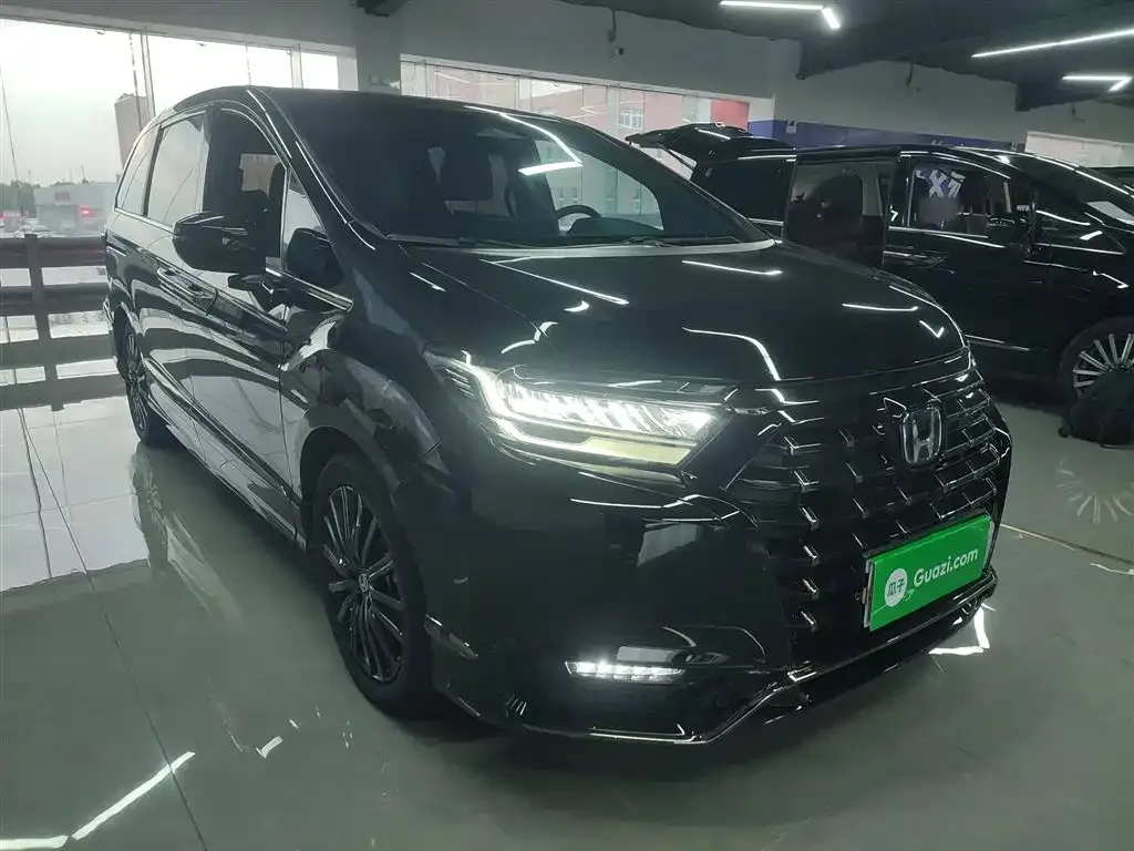 Honda Elysion 2023 из CN, фото 4