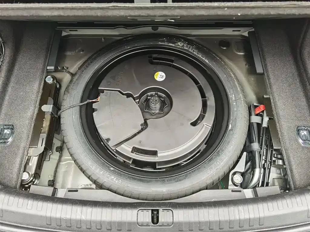 Audi A6L 2022 из CN, фото 10