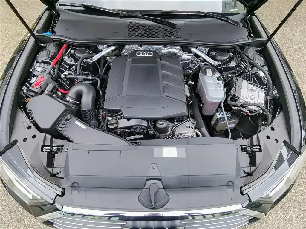 Audi A6L 2022 из CN, фото 6