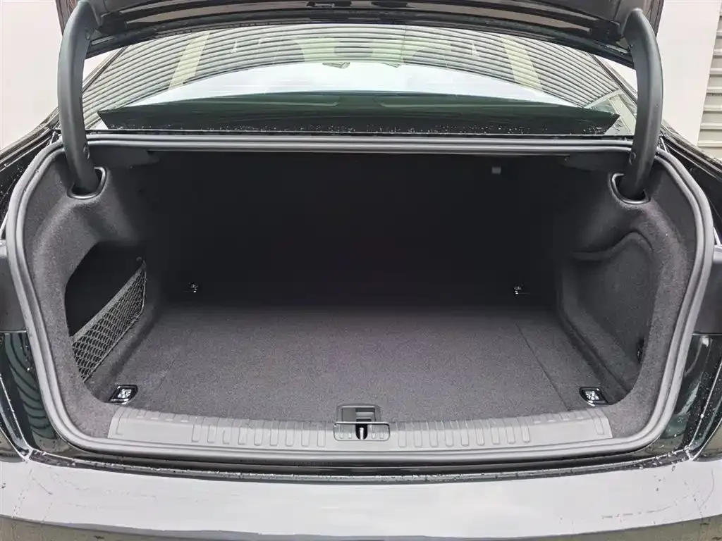 Audi A6L 2022 из CN, фото 9