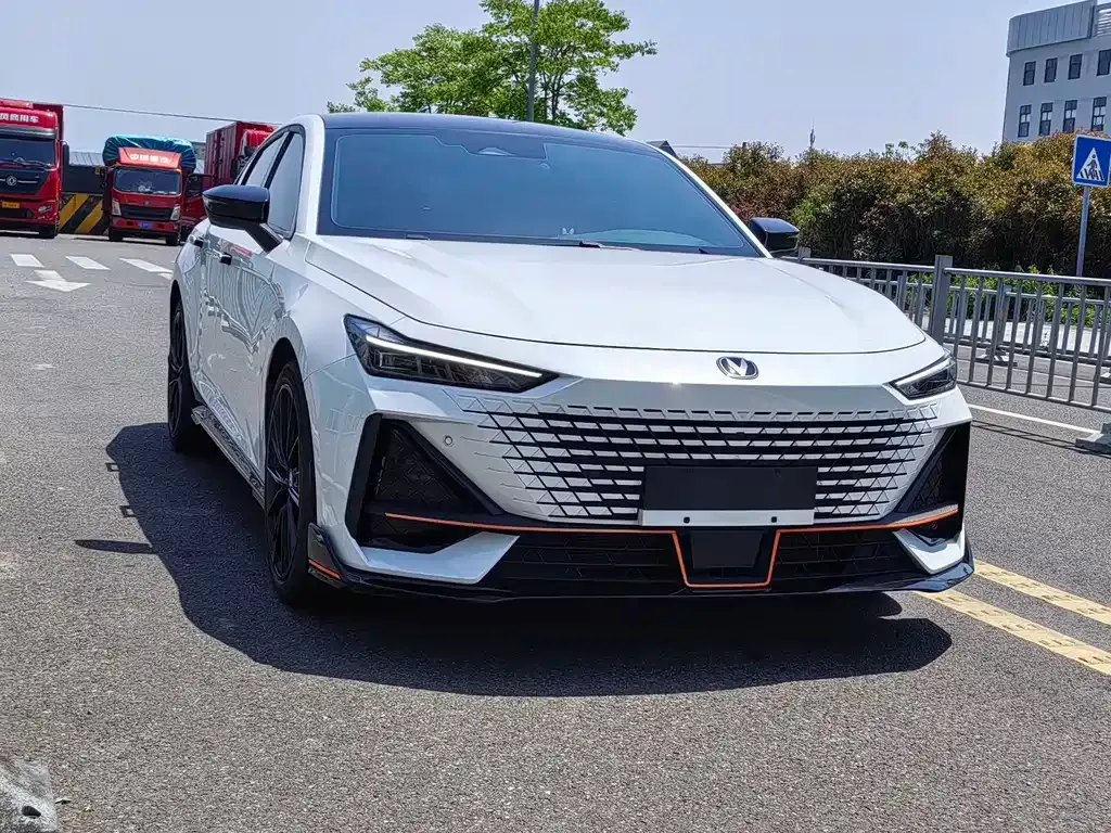 Changan UNI-V 2023 из CN, фото 3
