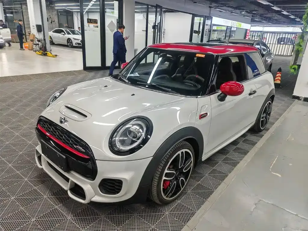 MINI JCW (John Cooper Works)