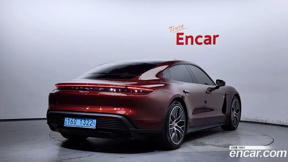Porsche Taycan 2022 из KR, фото 2