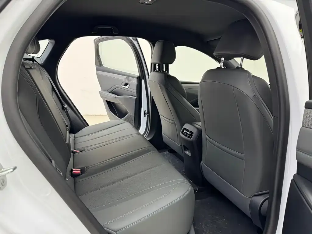 BYD Qin PLUS 2025 из CN, фото 9