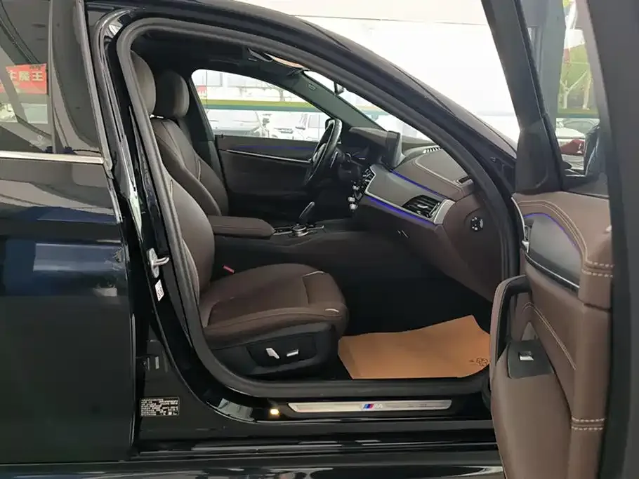 BMW 5 Series 2023 из CN, фото 8