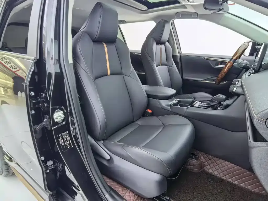 Toyota Wildlander 2024 из CN, фото 10
