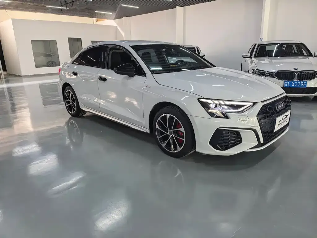 Audi A3 2022 из CN, фото 2