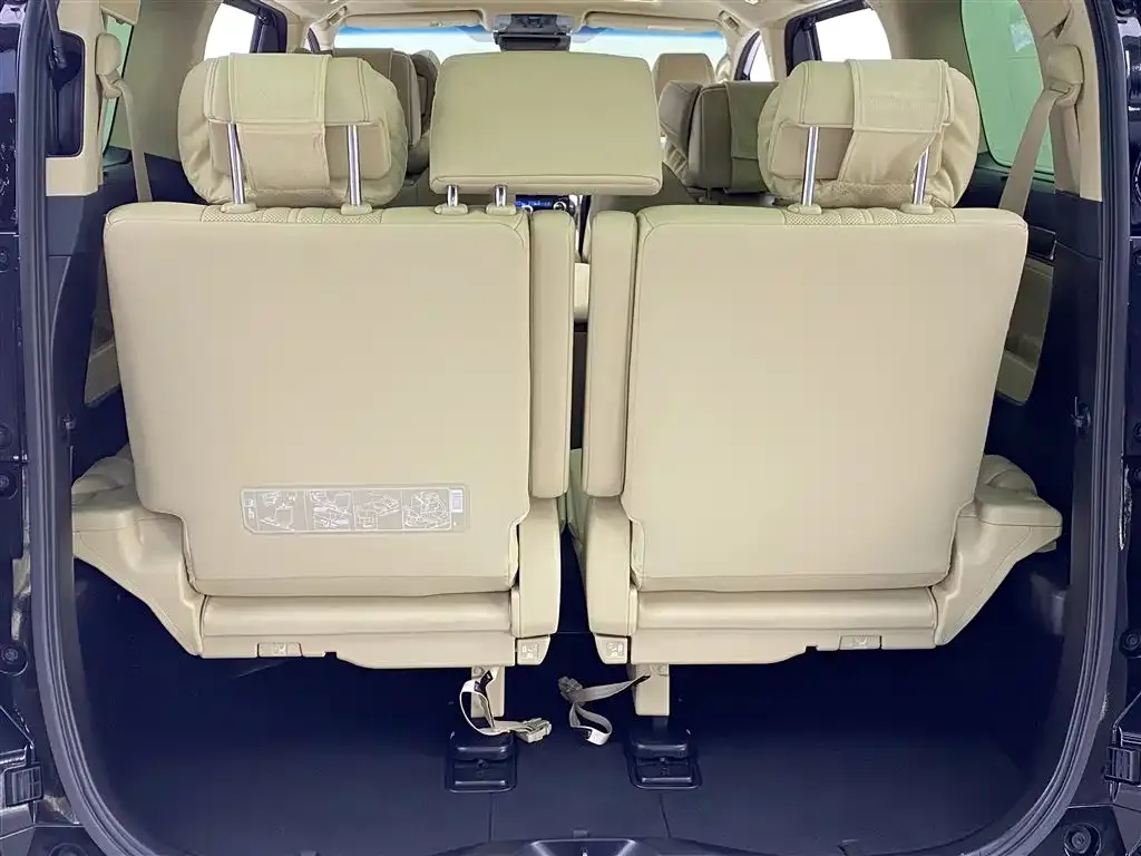 Toyota Alphard 2023 из CN, фото 5