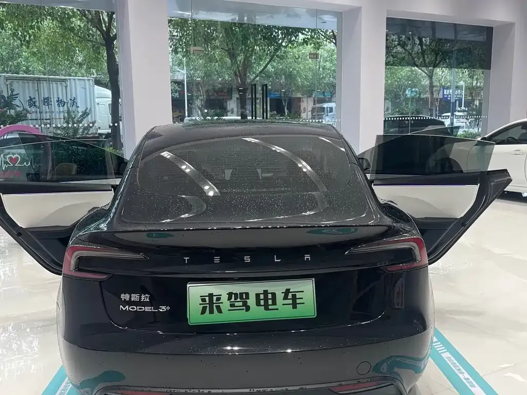 Tesla Model 3 2023 из CN, фото 2