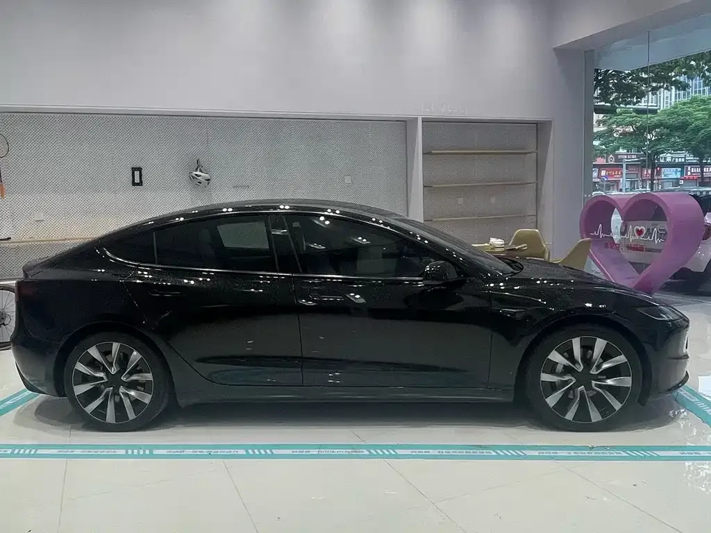 Tesla Model 3 2023 из CN, фото 5
