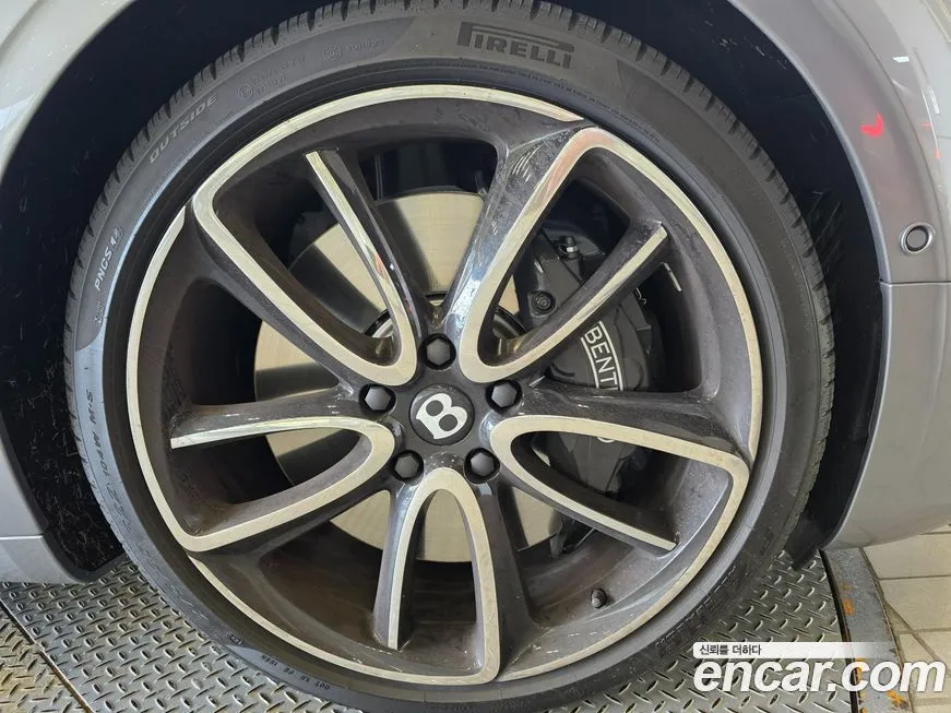 Bentley Continental 2023 из KR, фото 10