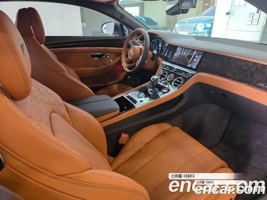 Bentley Continental 2023 из KR, фото 5