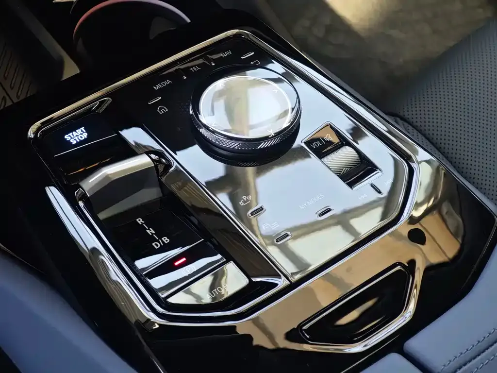 BMW i5 2024 из CN, фото 9