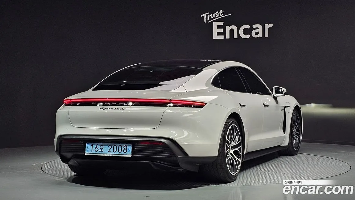 Porsche Taycan 2022 из KR, фото 2