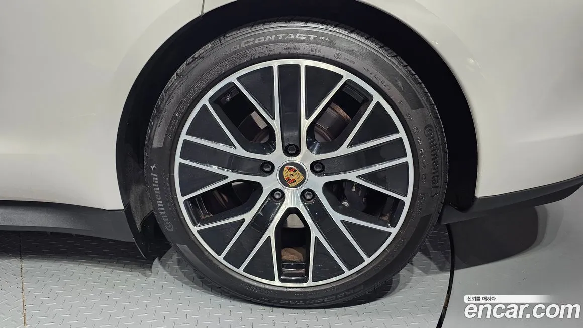 Porsche Taycan 2022 из KR, фото 5