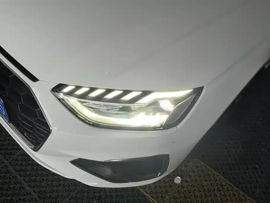 Audi A4L 2022 из CN, фото 5