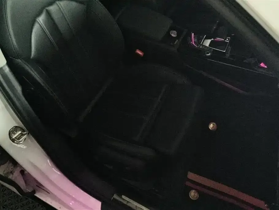 Audi A4L 2022 из CN, фото 8