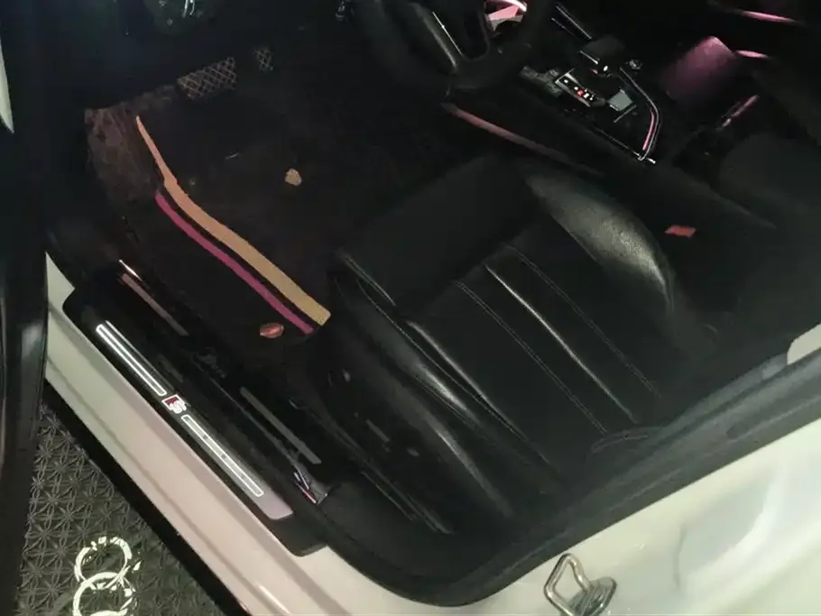 Audi A4L 2022 из CN, фото 9