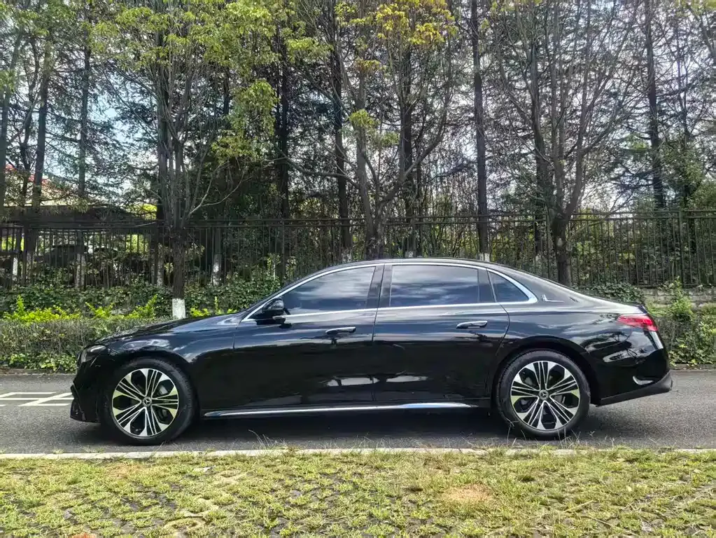 Mercedes-Benz E-Class 2024 из CN, фото 7
