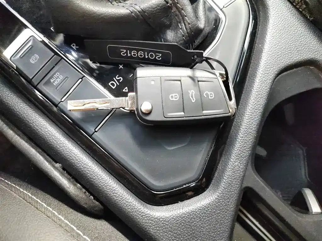 Volkswagen Tiguan L 2023 из CN, фото 9